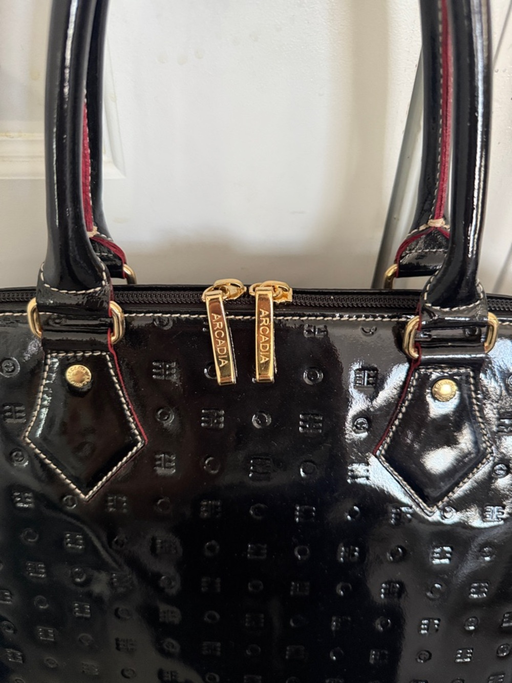 Arcadia large dome Bugatti patent leather black satchel shoulder bag - Picture 3 of 14
